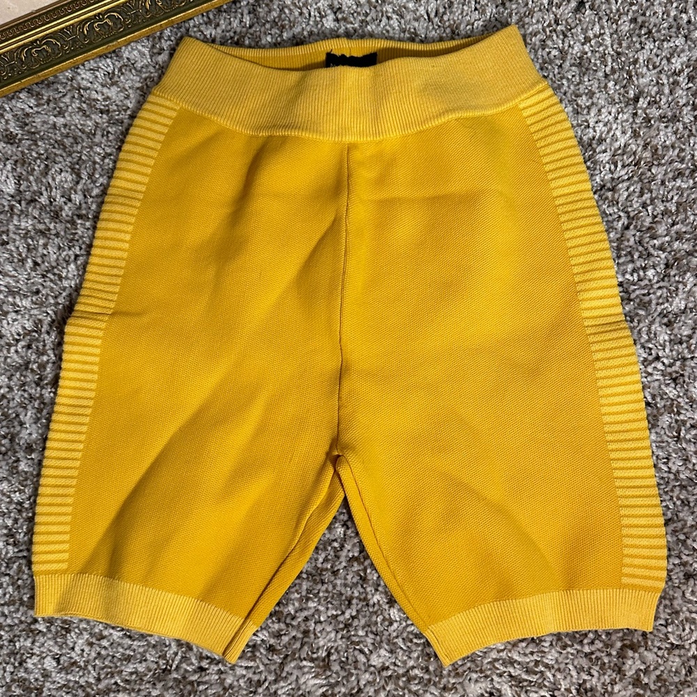 Nagnata Shorts - Yellow